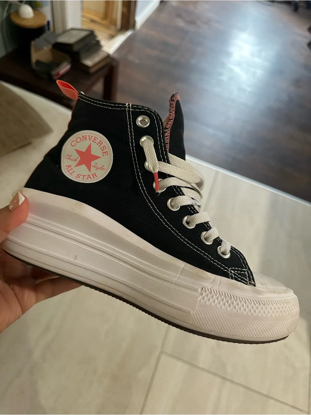 Converse - Picture 1 of 5
